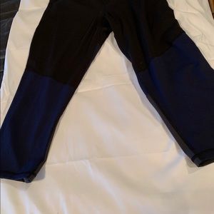 Old Navy Active XL GoDry cropped leggings.